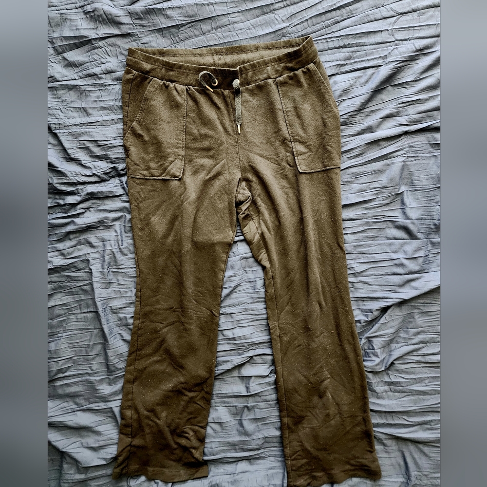 Green Tea Activewear Pants w/ pockets. Black